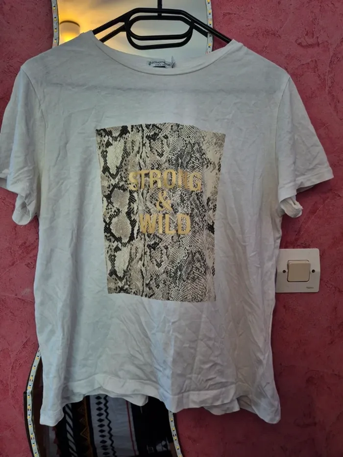 T-shirt blanc à motif Stradivarius