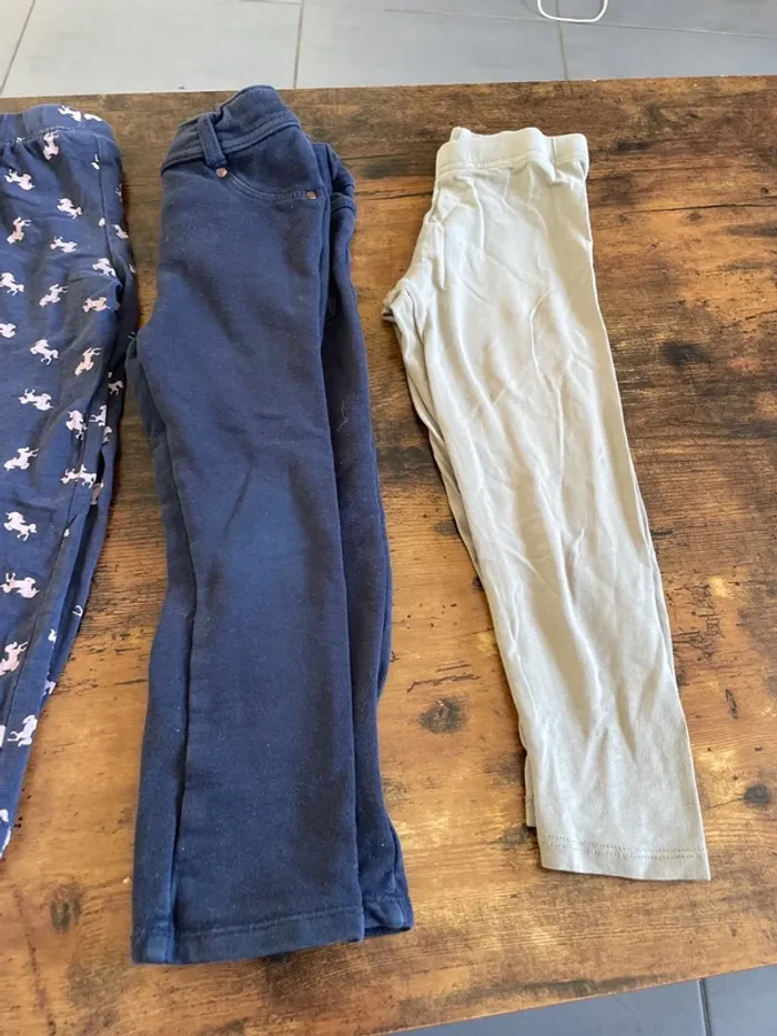 Lot de 4 pantalons / legging fille 4 ans - photo numéro 3