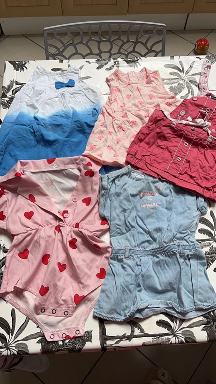 Lot 5 robes 6 mois