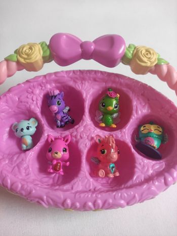 Panier avec 6 Hatchimals