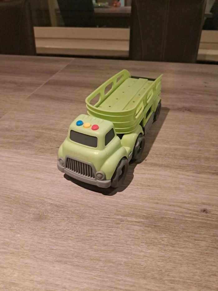 Camion qui fait du bruit