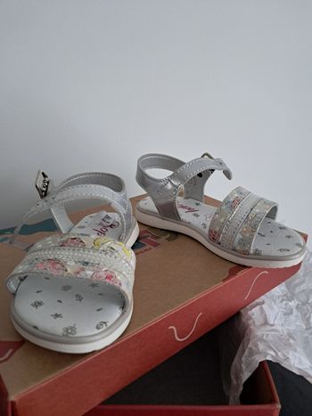 Sandales été fille neuve pointure 24