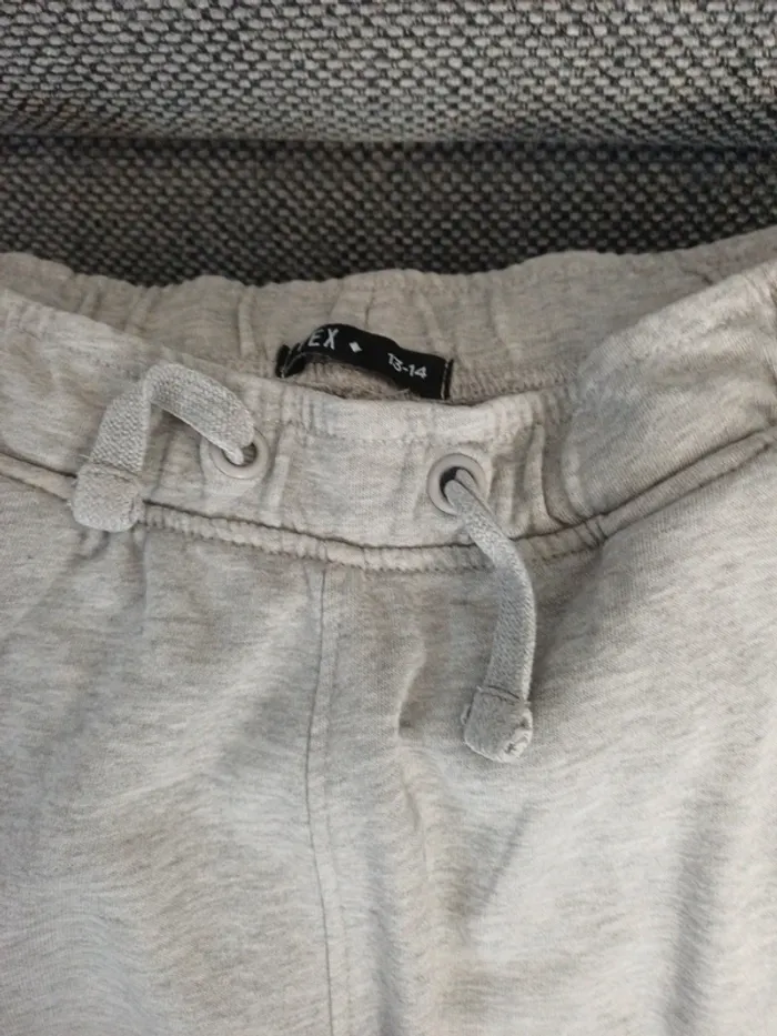 Short garçon taille 13/14 ans - photo numéro 2
