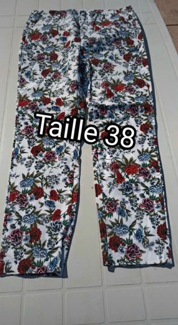 Pantalon femme taille 38 Zara