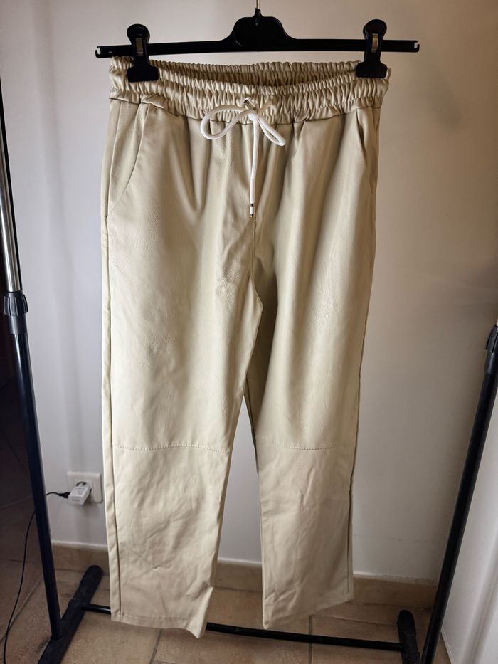 Pantalon simili