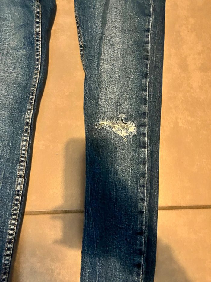 Jean skinny à trou - photo numéro 2