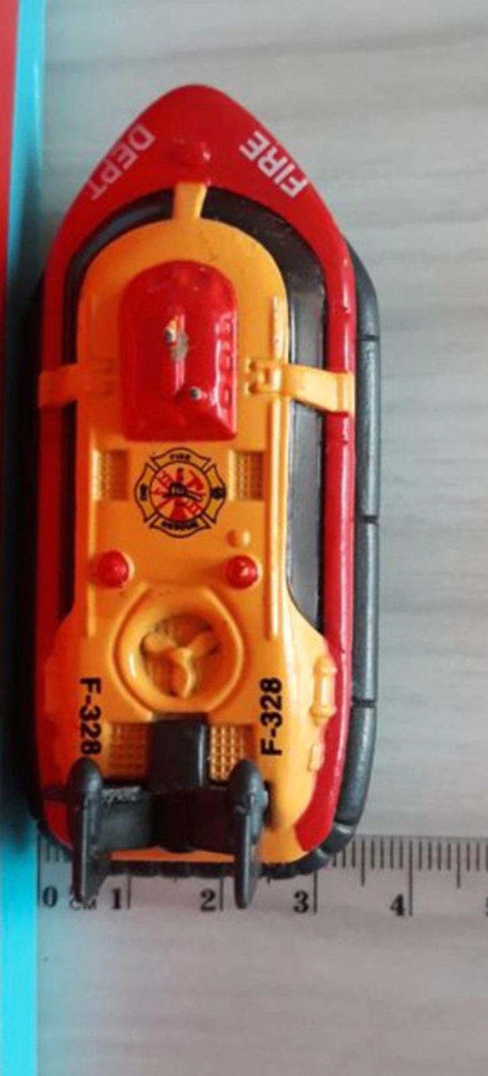 Bateau hovercraft pompier - photo numéro 6