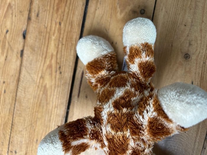 Doudou girafe 20 cm Aurora - photo numéro 7