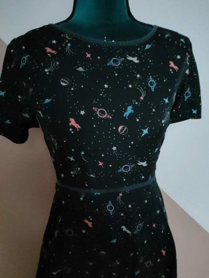 Robe 🦄🪐 - photo numéro 2