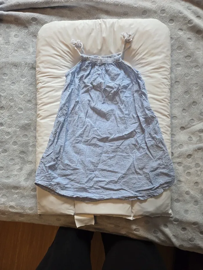 Robe h& m taille 6 ans - photo numéro 2