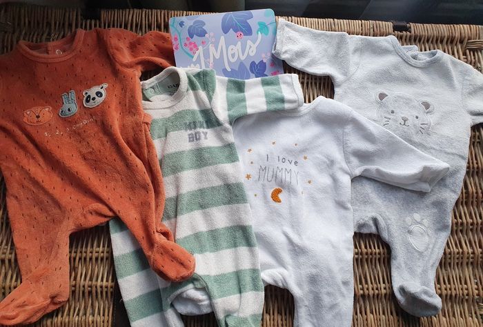 Lot 4 pyjamas velours 1 mois