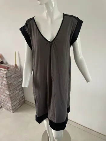 Robe noir et gris foncée