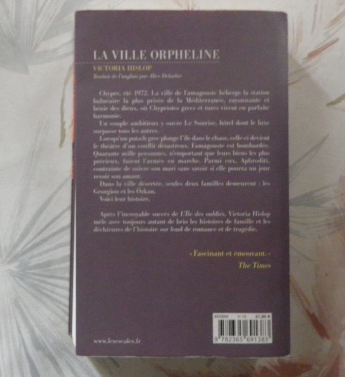 La ville orpheline de Victoria Hislop Ed. Les Escales - photo numéro 2