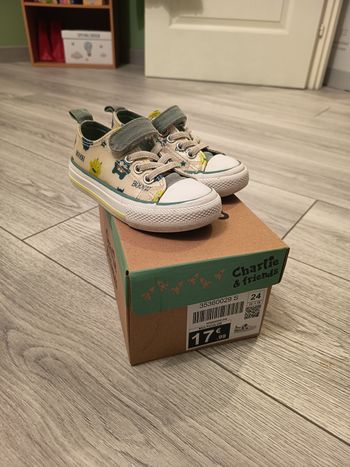 Baskets pointure 24
