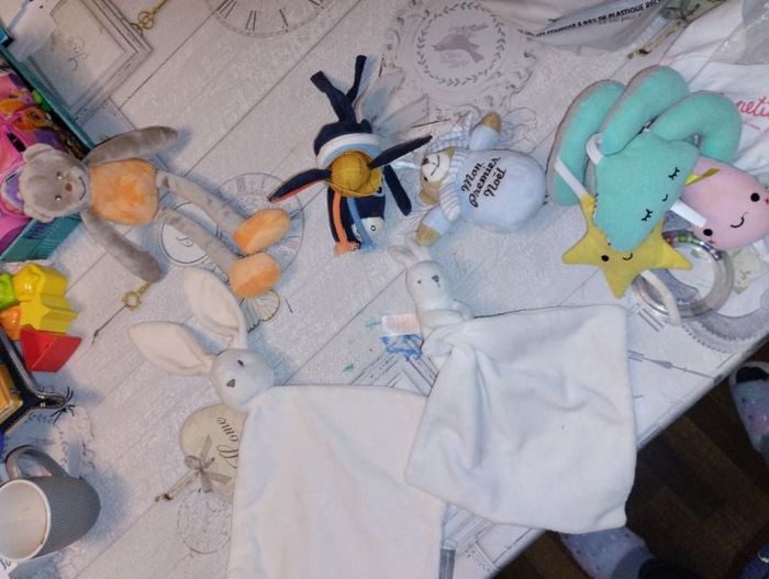 Lot doudous bébé