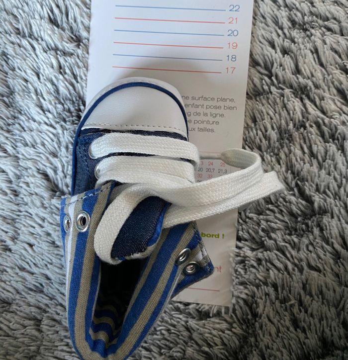 Chaussons bébé garçon - taille 16 environ - photo numéro 3