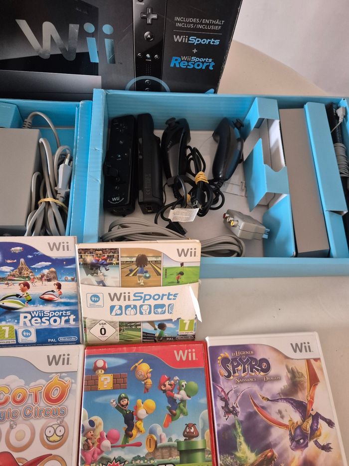 Console Nintendo wii noire en boite et jeux - photo numéro 3