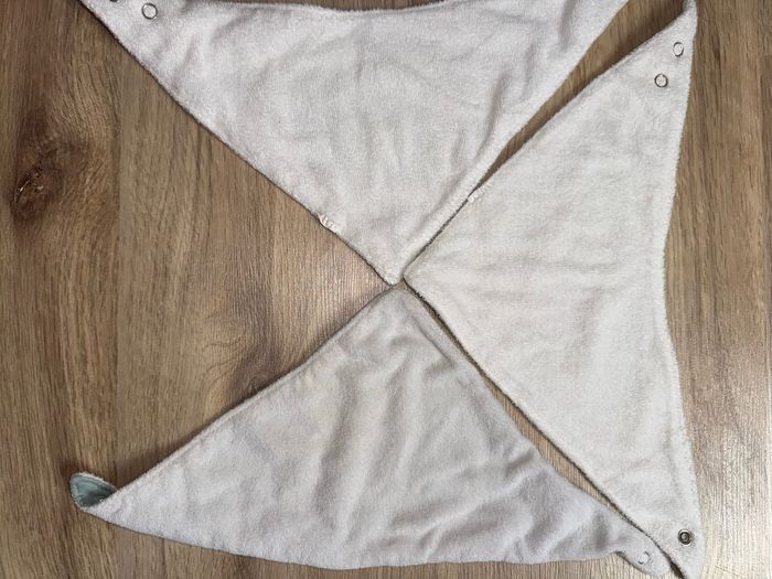 Lot bavoirs triangles - photo numéro 3