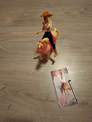 Barbie et son cheval figurine