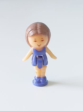Polly pocket figurine