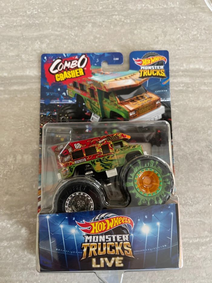 Monster Truck Hot Wheels Combo Crasher neuf !