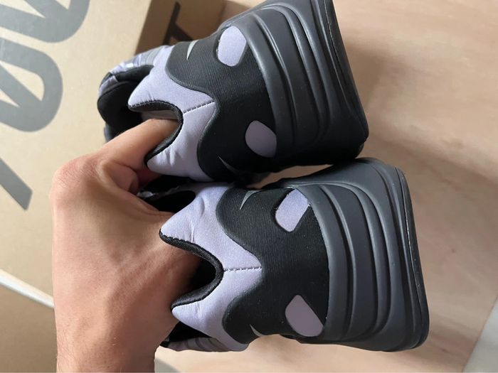Yeezy Boost 700 Mnvn 45,5 - photo numéro 3