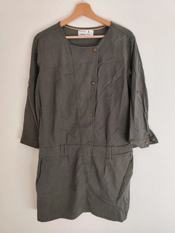 Robe kaki