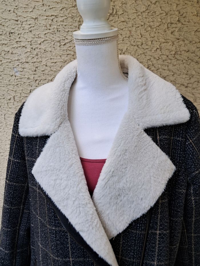 Manteau carreaux gris et jaunes - photo numéro 4