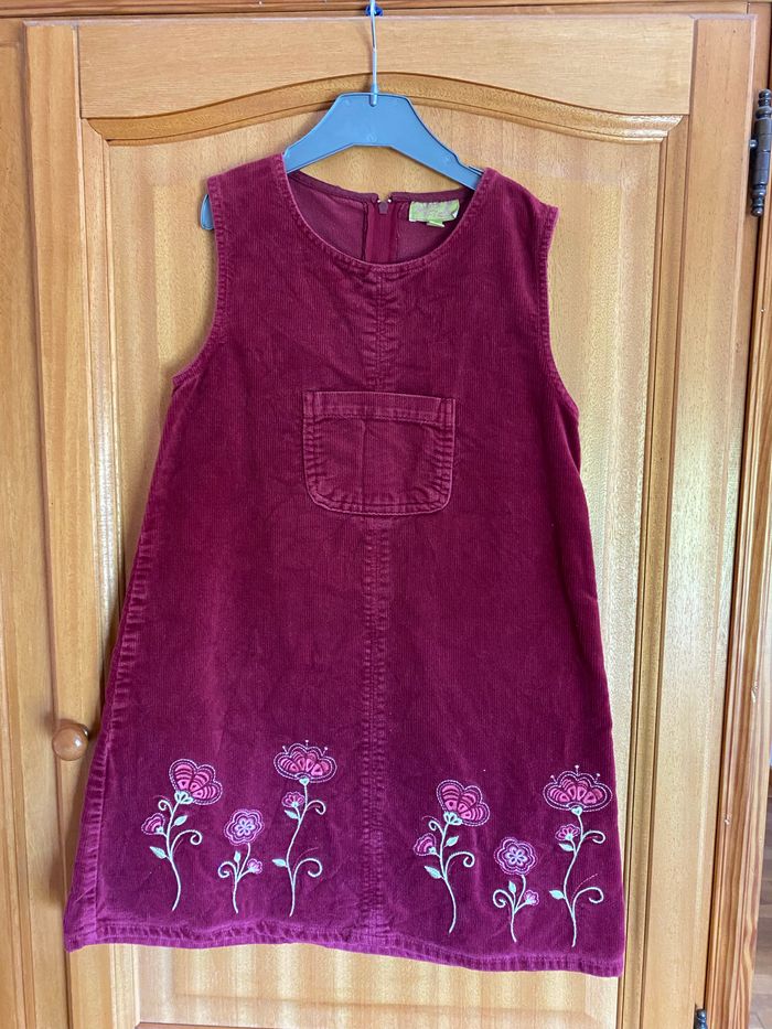 Robe couleur bordeaux 8 ans