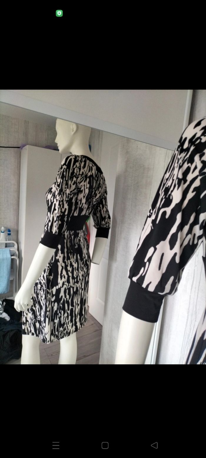 Robe courte - photo numéro 3