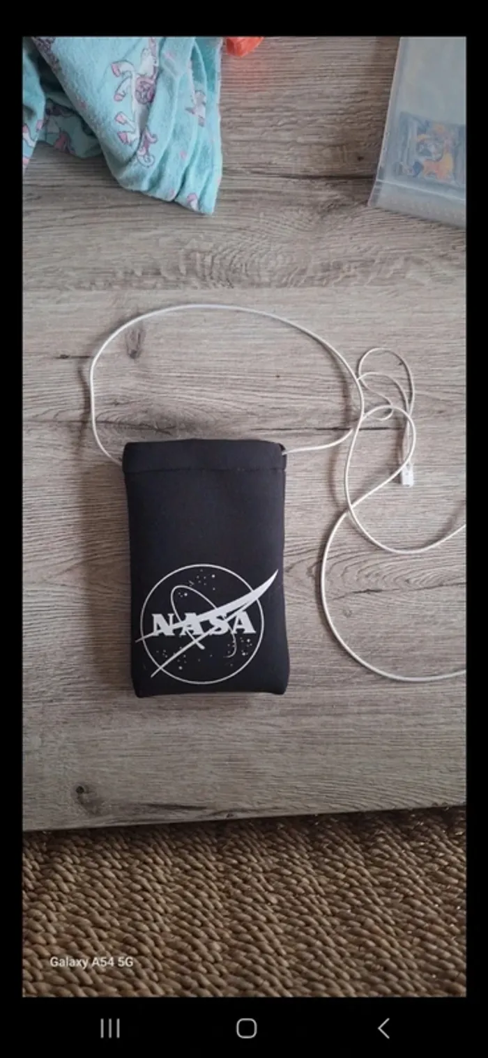 Pochette gsm Nasa