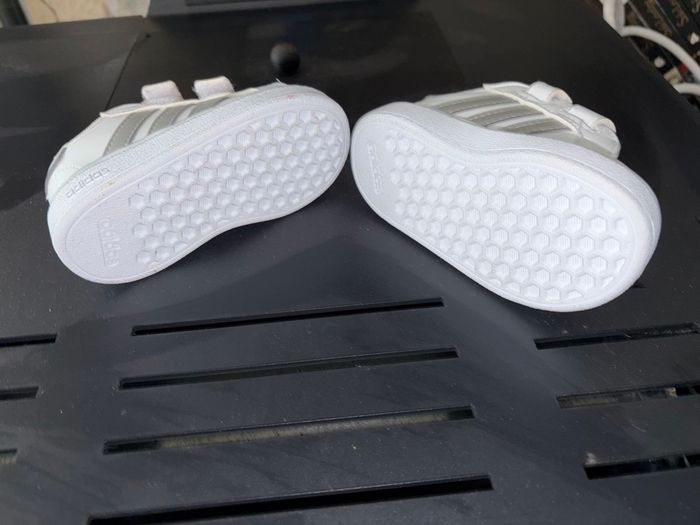 Basket taille 19 adidas - photo numéro 3