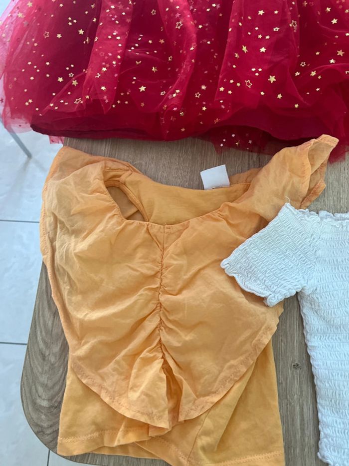 Lot 5 vêtements fille 6-7 ans en très bon état - photo numéro 2