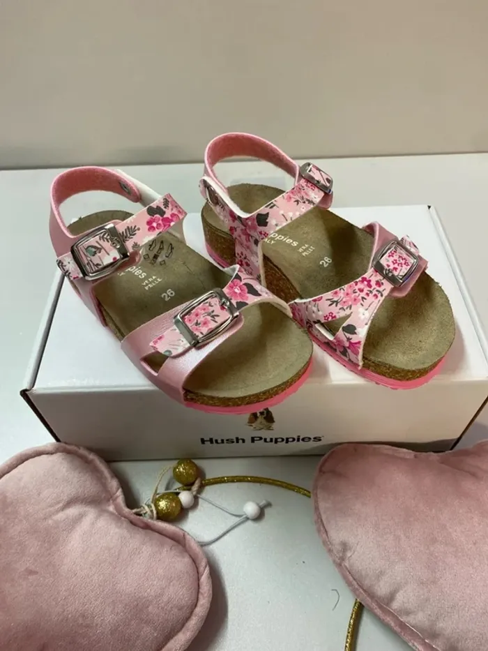 Sandales fleuries fille (neuf) - Taille 26