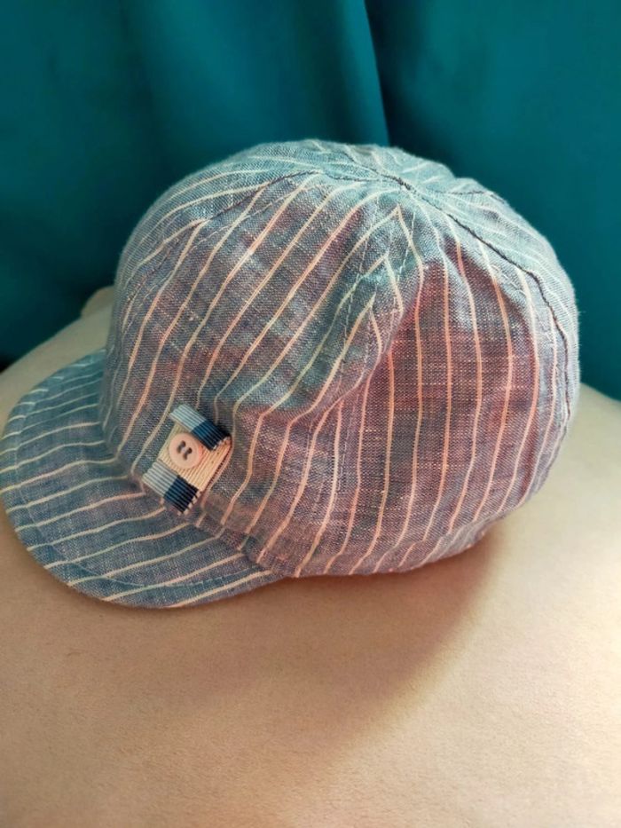 Casquette bébé rayée – Taille 43 cm – Très bon état - photo numéro 2