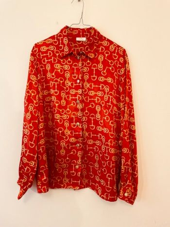 Chemise rouge à boucles dorées Caroline Rohmer