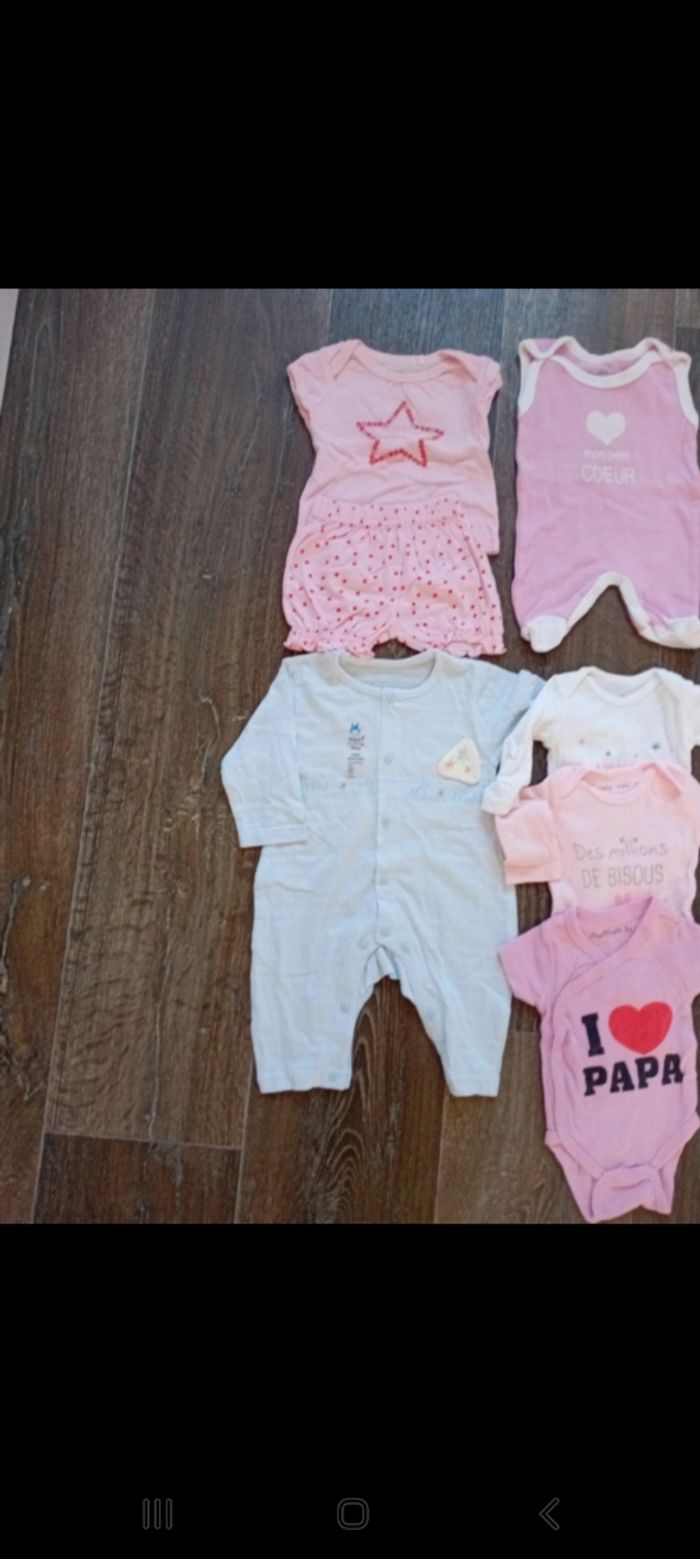 Lot de bebe fille 0/1 mois  ( 19 pieces) - photo numéro 2