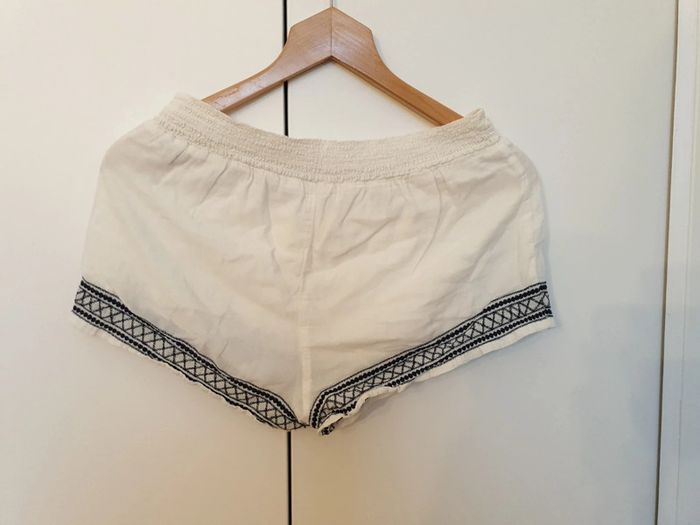 Short léger brodé - photo numéro 2