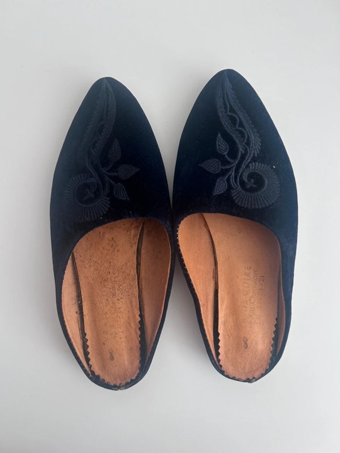 Babouches marocaines bleu marine avec broderie – Taille 37 – Portées