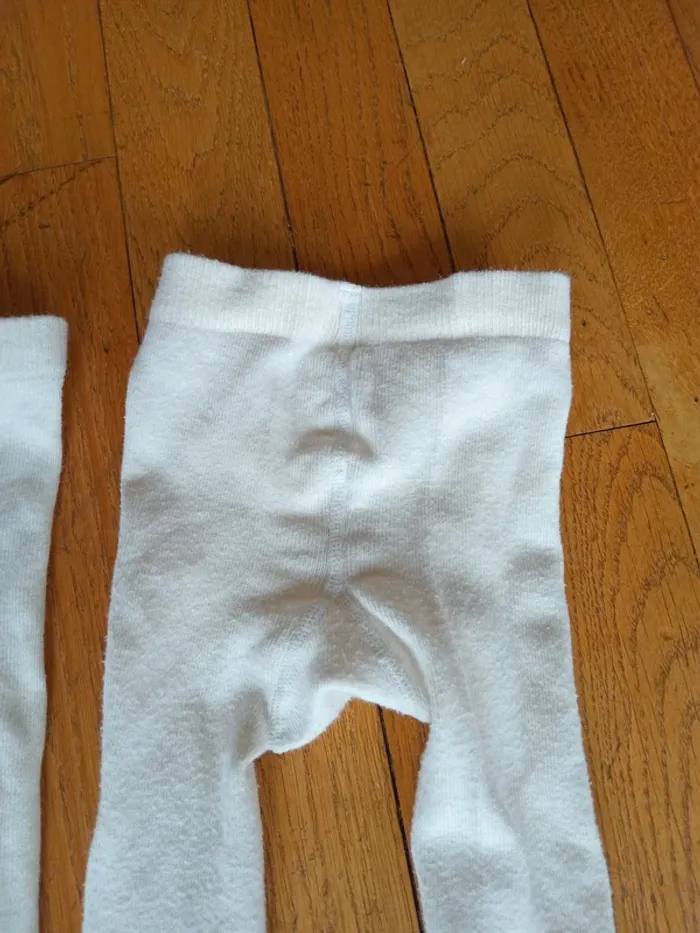 Lot 2 collants fille 6-9 mois - 1 neuf, 1 TBE - photo numéro 5