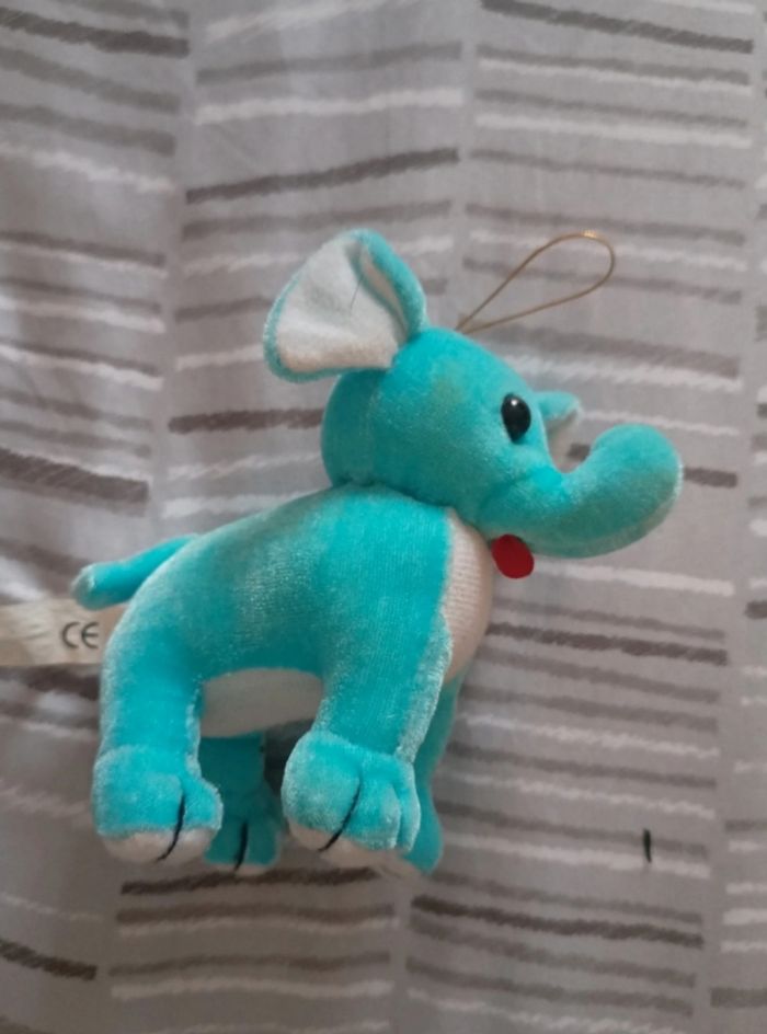 Peluche Éléphant bleu - photo numéro 2