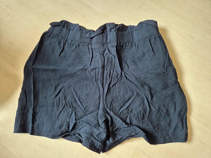 Short Kiabi neuf - photo numéro 3