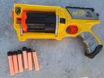 Pistolet nerf maverick rev-6