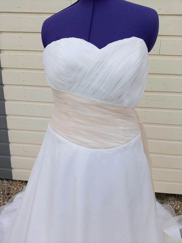 robe de mariée taille 44/46 - photo numéro 4