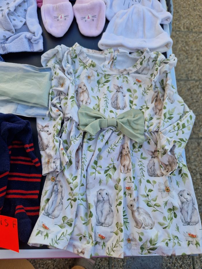 Lot vêtements 3mois fille N 1 - photo numéro 2