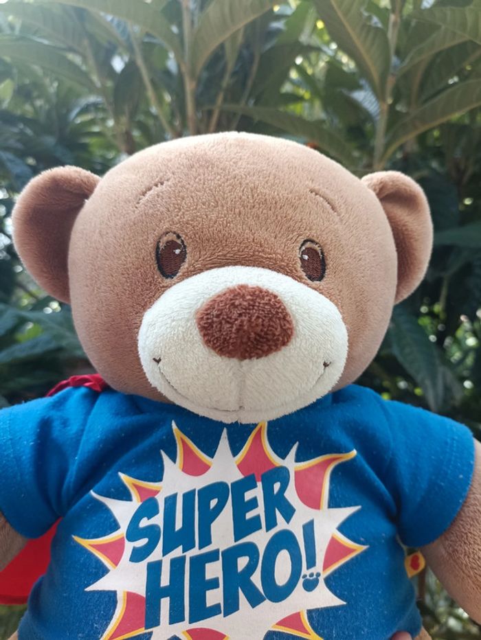 Peluche nounours super héros du magasin build a bear workshop. - photo numéro 3