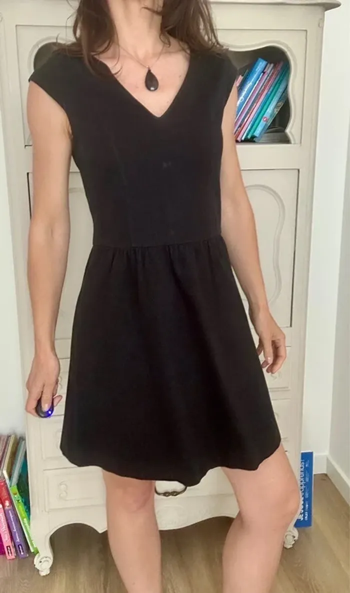 Petite robe noir i code by IKKS taille 36 , S , 1 - photo numéro 3