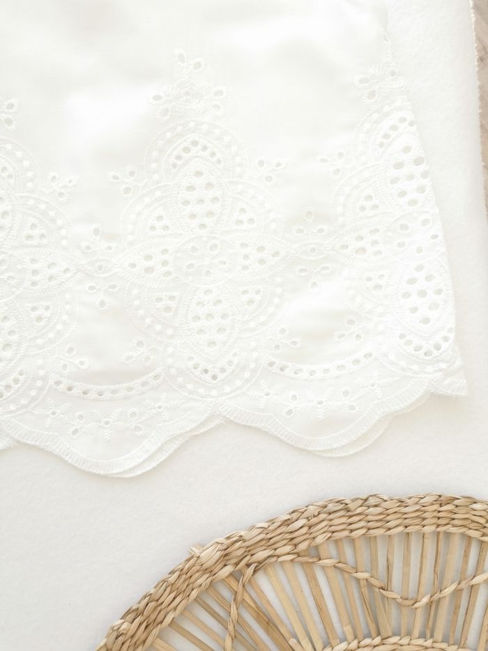 Top blanc ras de cou à broderie anglaise Shein 8/9 Ans - photo numéro 6