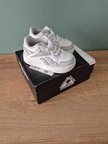 Baskets garçon blanches et grises, reebok pointure 20