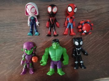 Lot de 6 Figurines articulées 10cm et araignée Trace-E  - Spidey et ses amis